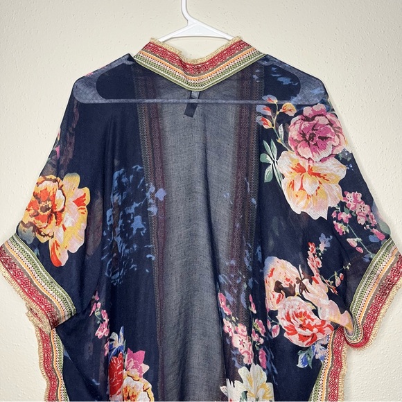 LANE BRYANT Floral Kimono with Navy and Multicolor Design - Picture 5 of 7